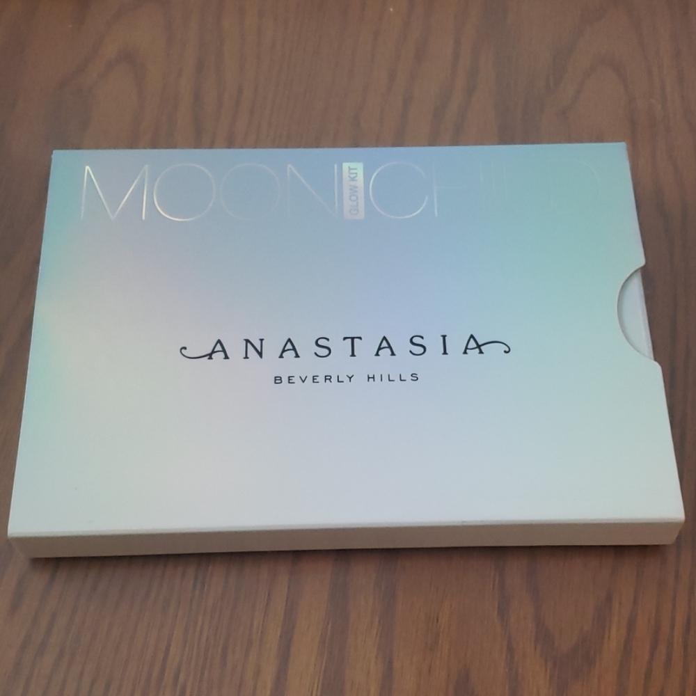 Anastasia Beverly Hills Moonchild